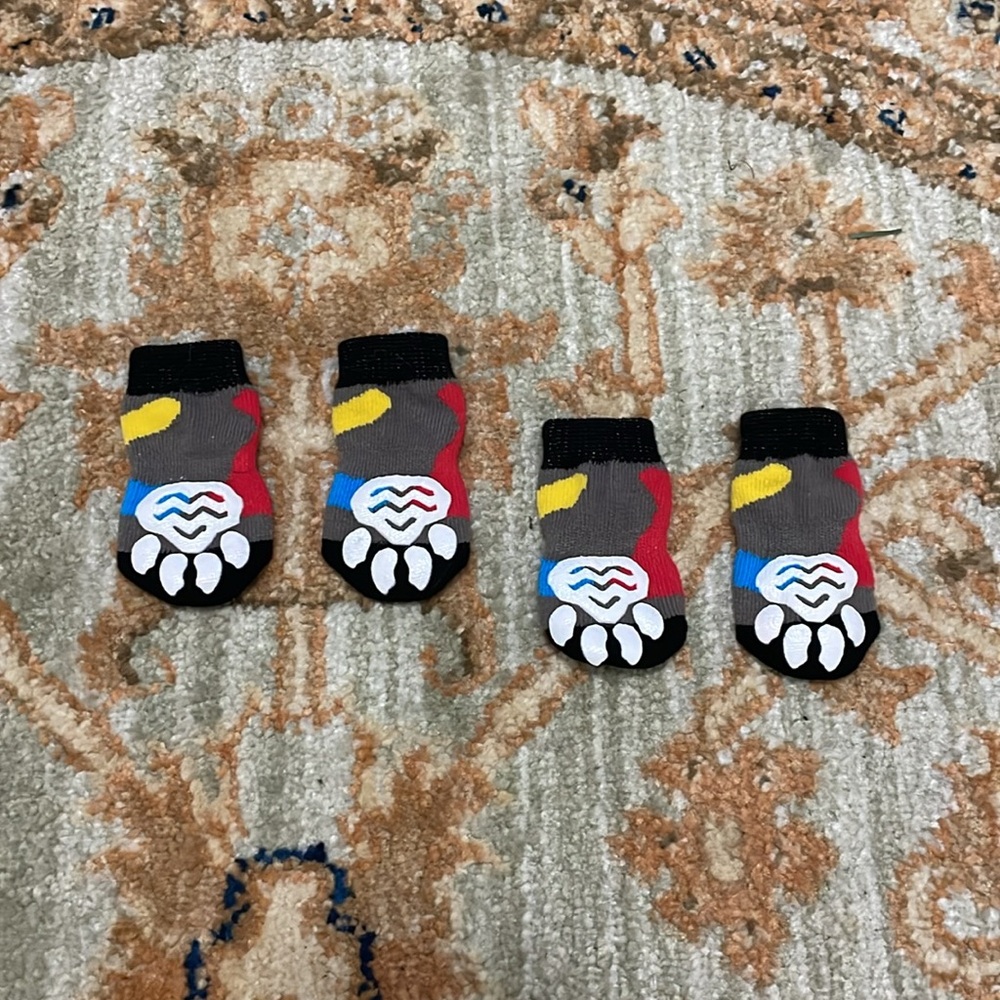 Set of 4 X-Small/Small Pets Sport Gear Dog Socks With Rubber Bottom & Knit Body